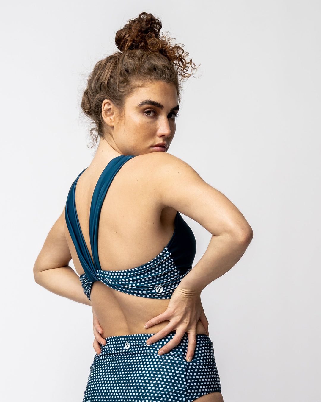 Squared Switch V Crop