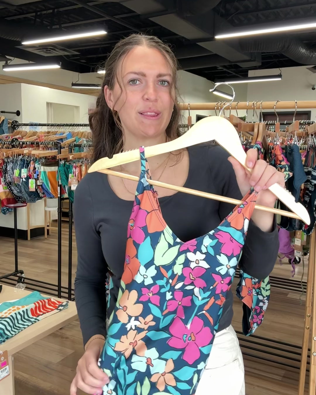 Mai V-Neck Tankini