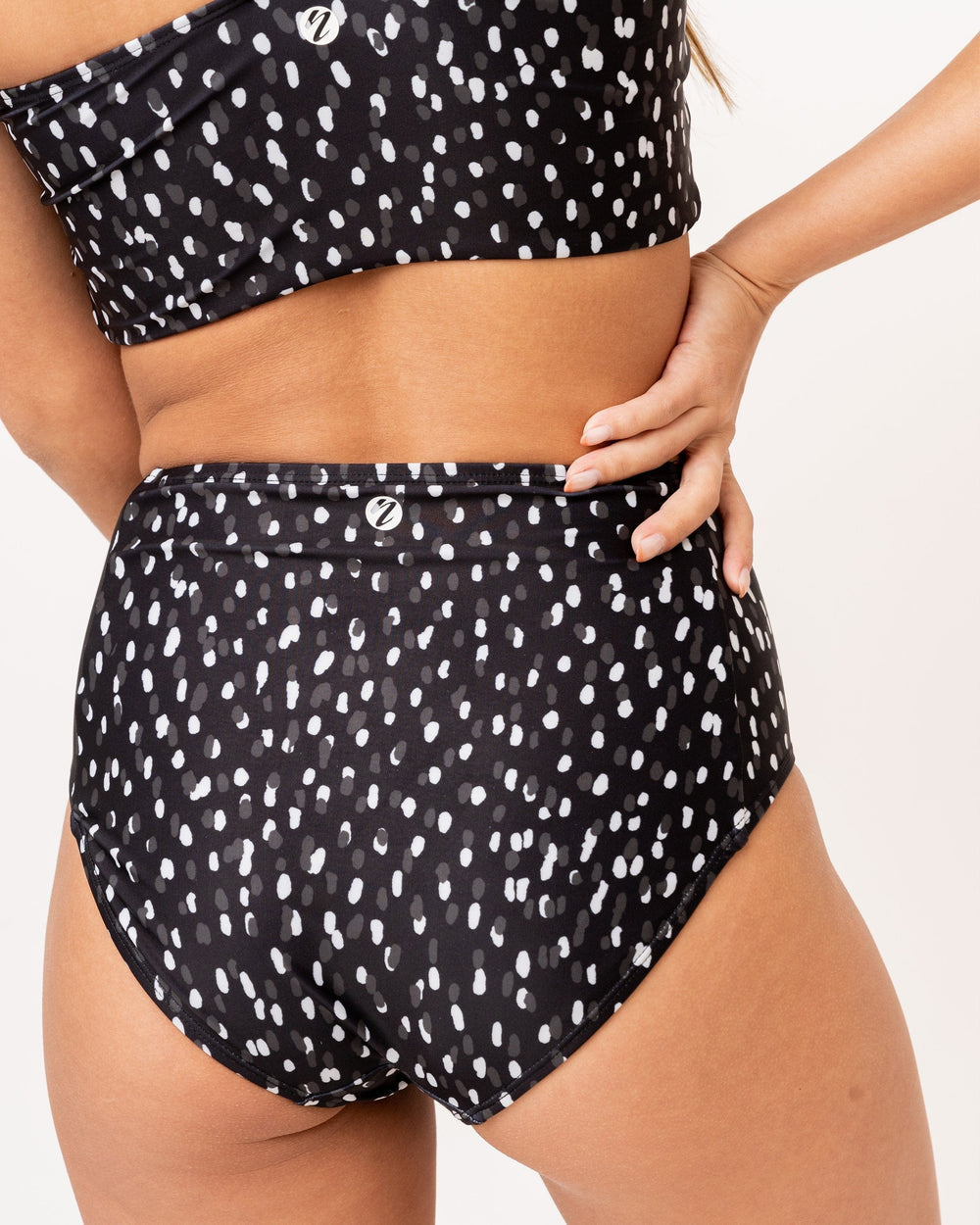 Spritz Zip Pocket Bottom