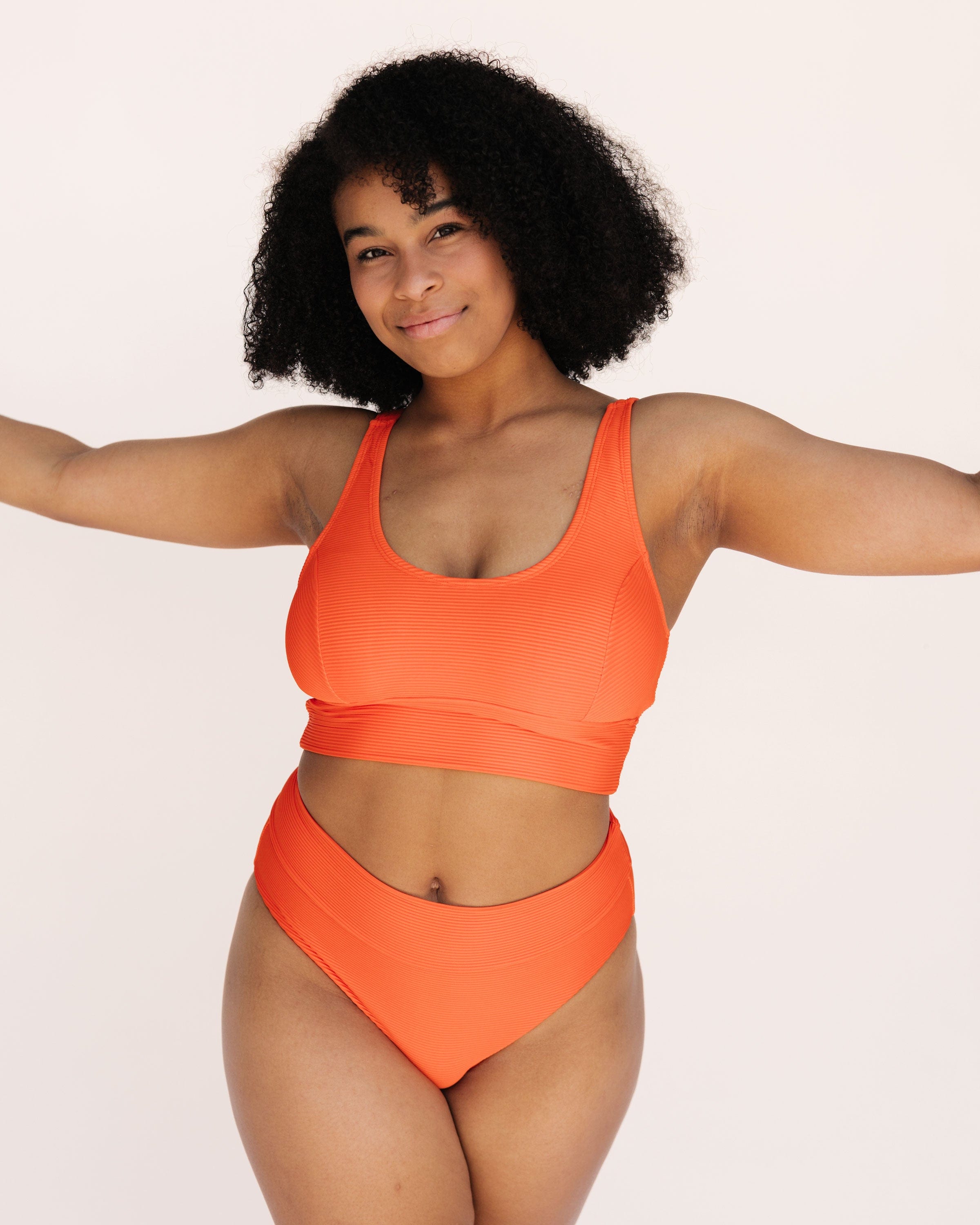 STELLA♪ Textured Stella Avant Crop – Nani Swimwear